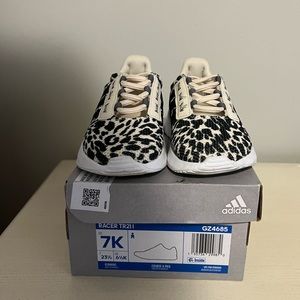 Adidas Toddler girls 7k shoes worn maybe 3 times! Like new and super cute.